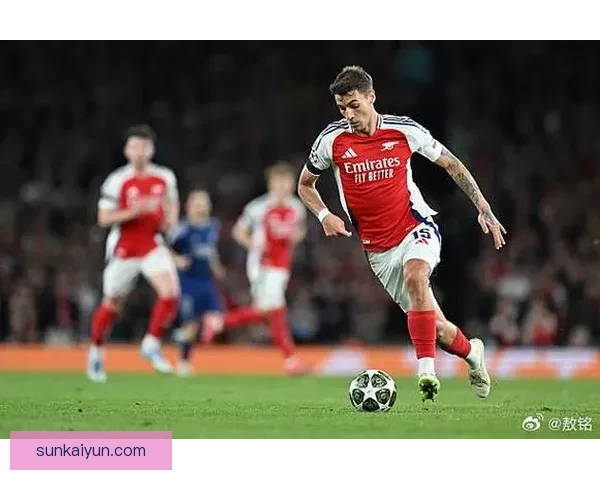 英超赛季中，阿森纳表现稳健，逐渐迎来复兴之路