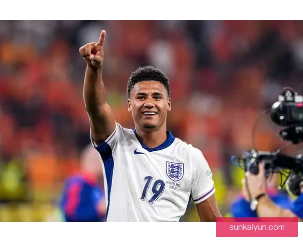 非洲球员金球奖候选人表现稳健，赢得众多关注与期待