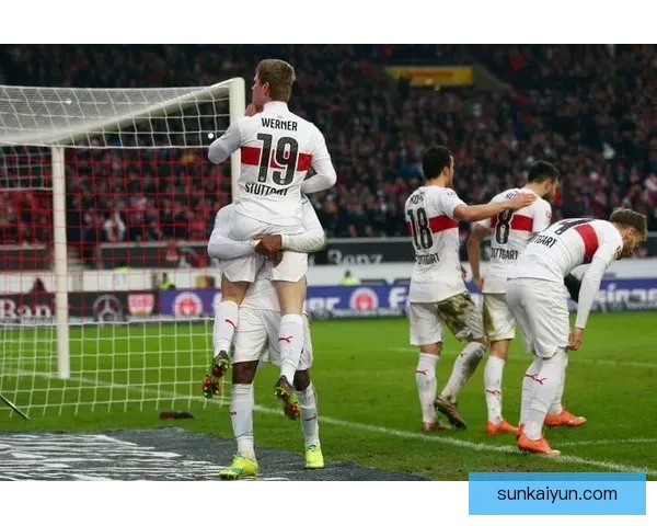 德甲转会市场盘点显示各队伍竞争力增强，移籍动态值得关注。