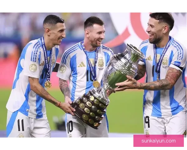 奥塔门迪在国家队表现稳健，成为后防线的重要支柱